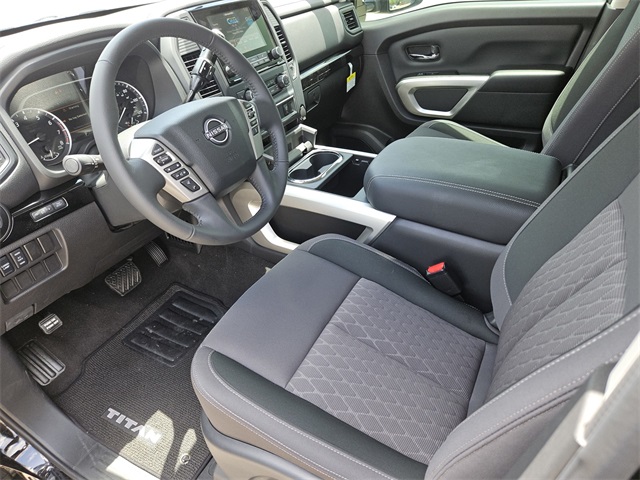 2024 Nissan Titan XD SV Image 13 of 38