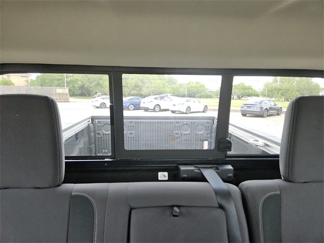 2024 Nissan Titan XD SV Image 32 of 38