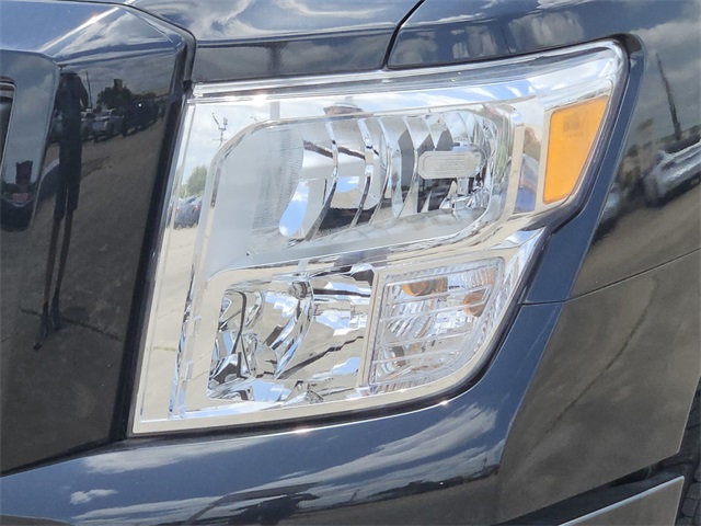 2024 Nissan Titan XD SV Image 30 of 38