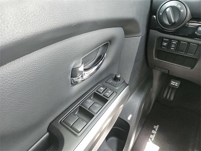 2024 Nissan Titan XD SV Image 26 of 38