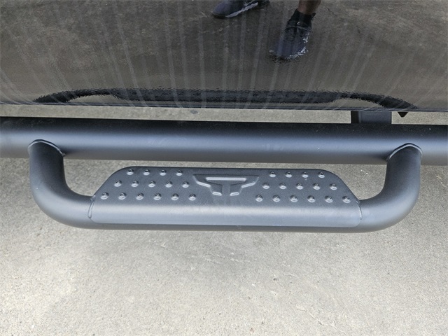 2024 Nissan Titan XD SV Image 10 of 38