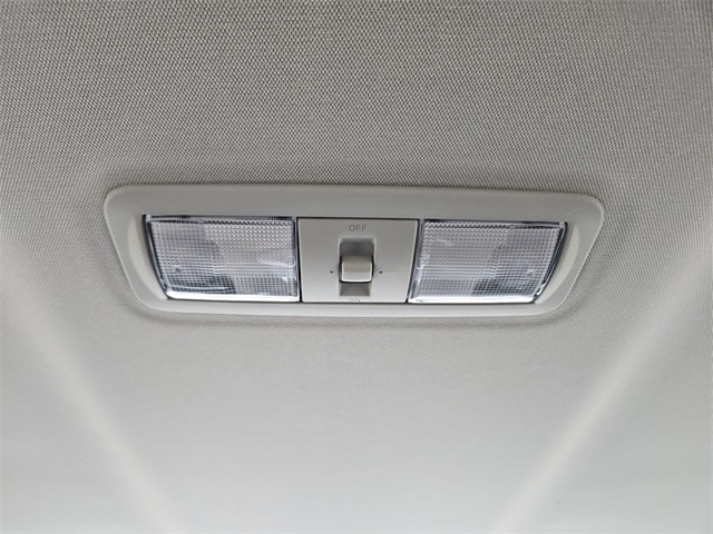 2024 Nissan Titan XD SV Image 24 of 38