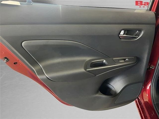 Vehicle image 16 of 22