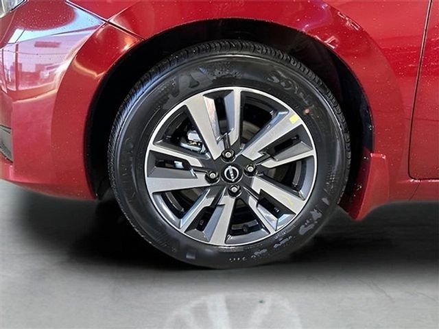 Vehicle image 9 of 22