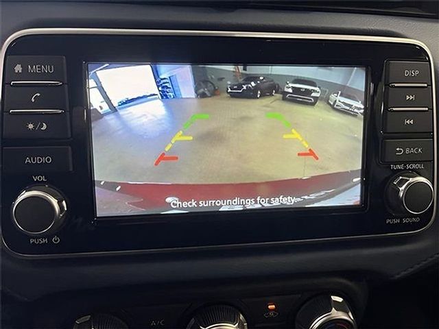 Vehicle image 15 of 22