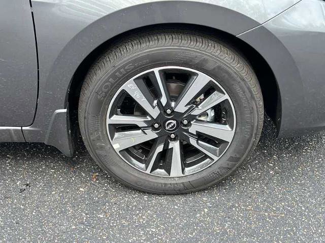 Vehicle image 10 of 20
