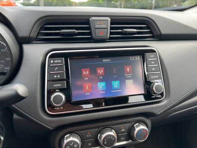Vehicle image 17 of 20