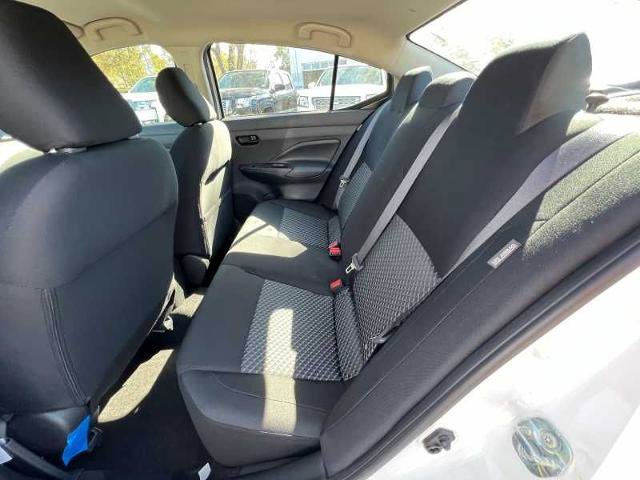 Vehicle image 11 of 18
