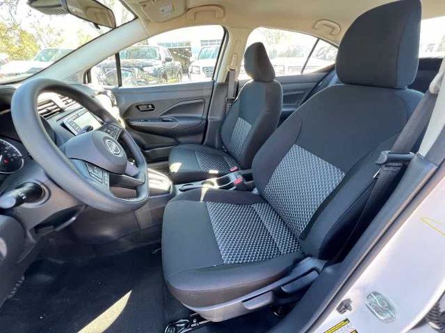 Vehicle image 10 of 18