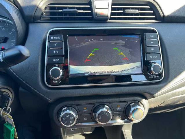 Vehicle image 17 of 18