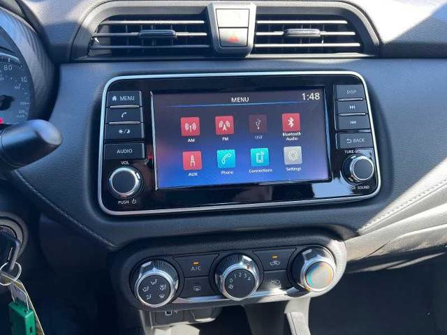Vehicle image 16 of 18