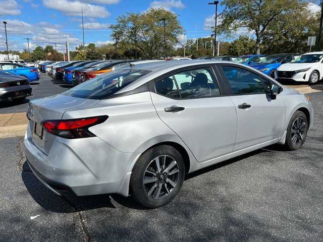 Vehicle image 5 of 19
