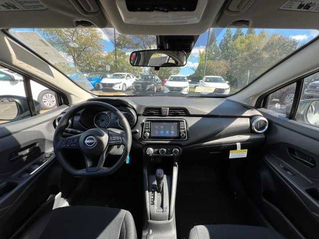 Vehicle image 15 of 19