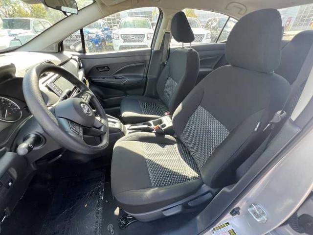 Vehicle image 10 of 19