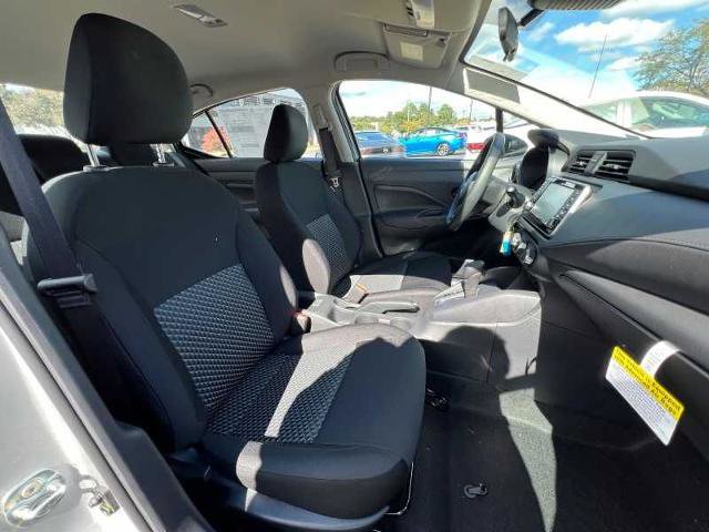 Vehicle image 13 of 19