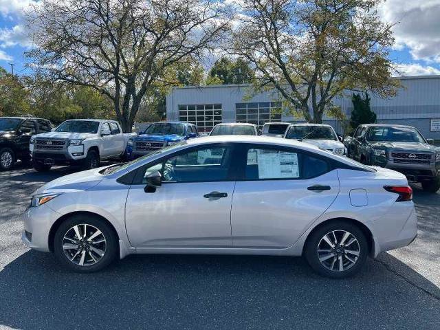 Vehicle image 8 of 19