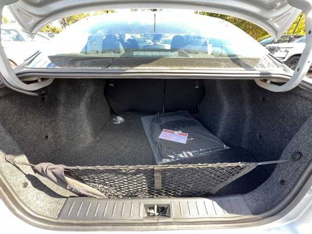 Vehicle image 12 of 19