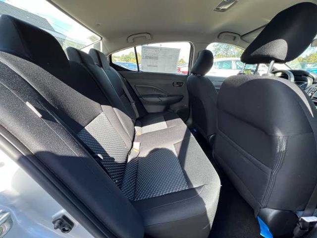 Vehicle image 14 of 19