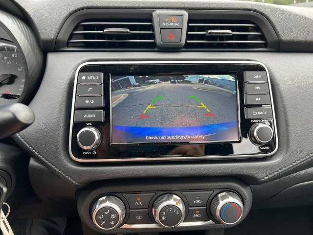 Vehicle image 18 of 20