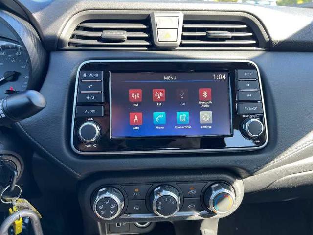 Vehicle image 16 of 19