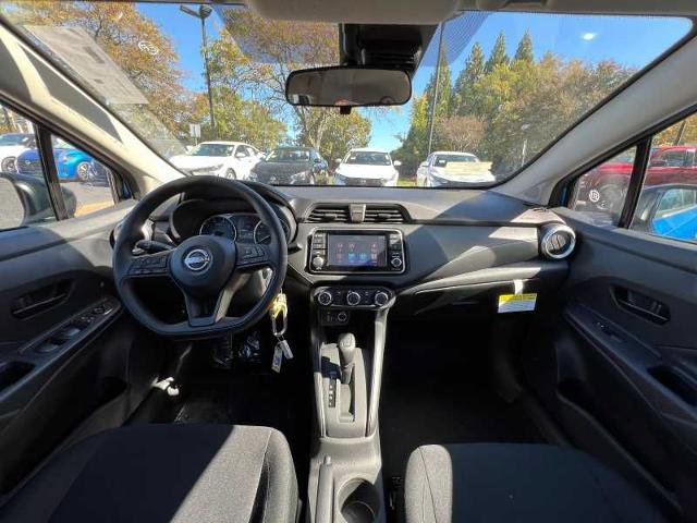 Vehicle image 15 of 19