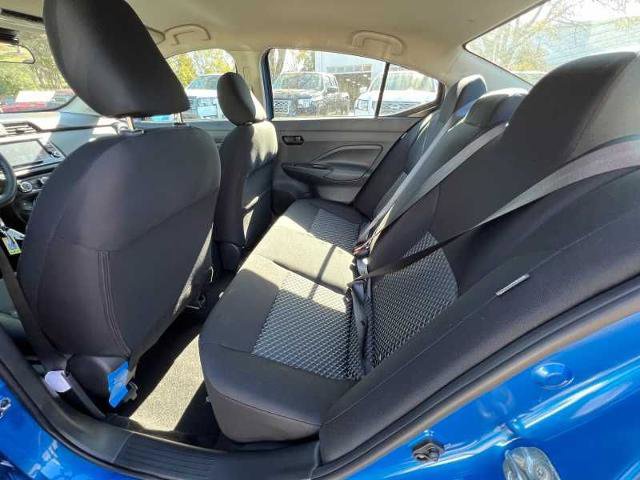 Vehicle image 11 of 19