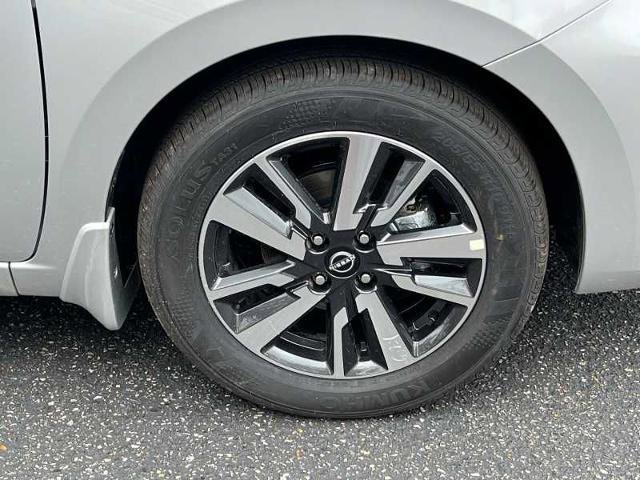 Vehicle image 10 of 20