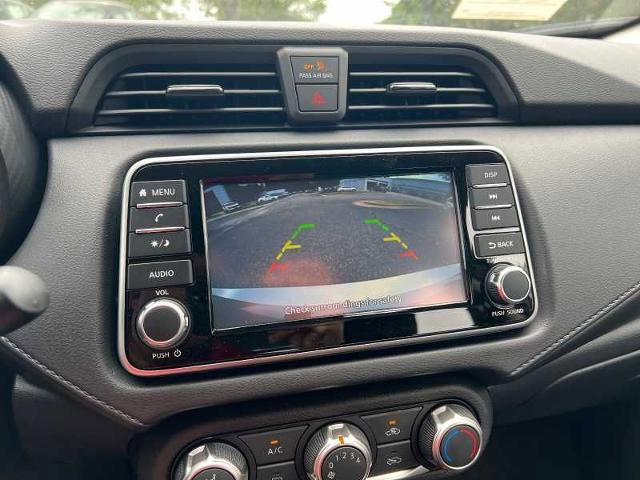 Vehicle image 18 of 20
