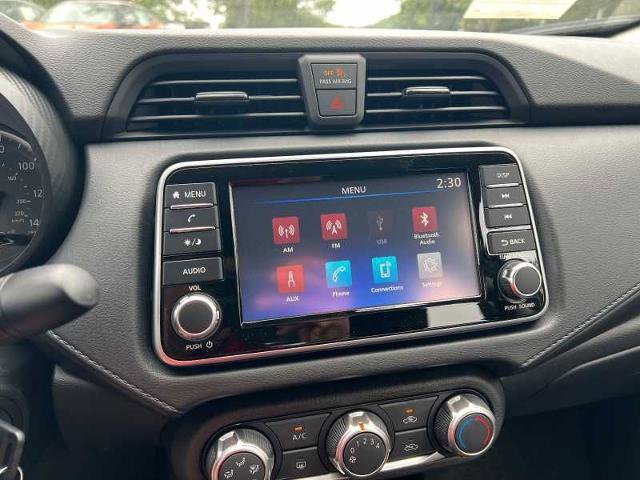 Vehicle image 17 of 20
