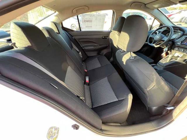 Vehicle image 14 of 19