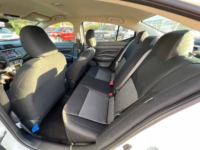 Vehicle image 11 of 19