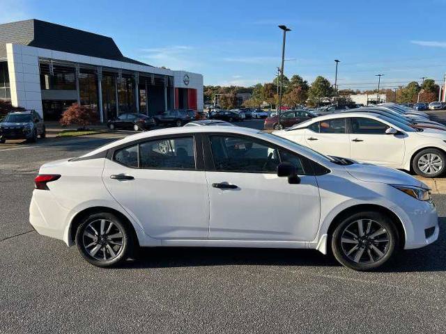 Vehicle image 4 of 19