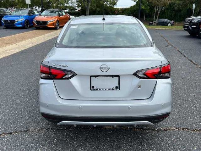 Vehicle image 7 of 19