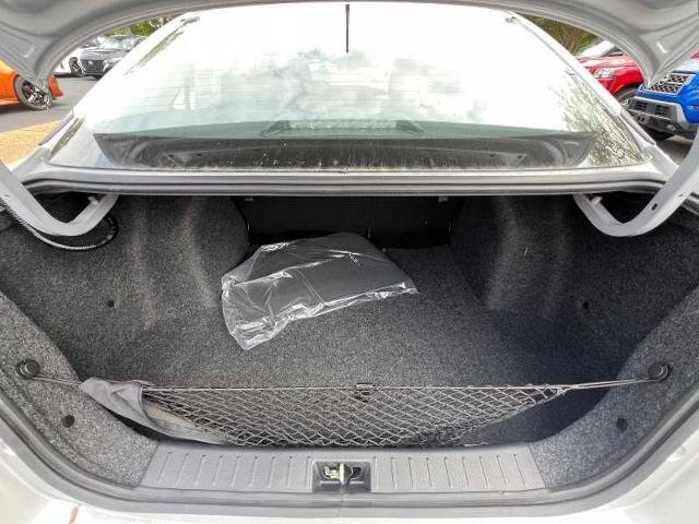 Vehicle image 13 of 19