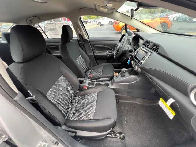 Vehicle image 14 of 19