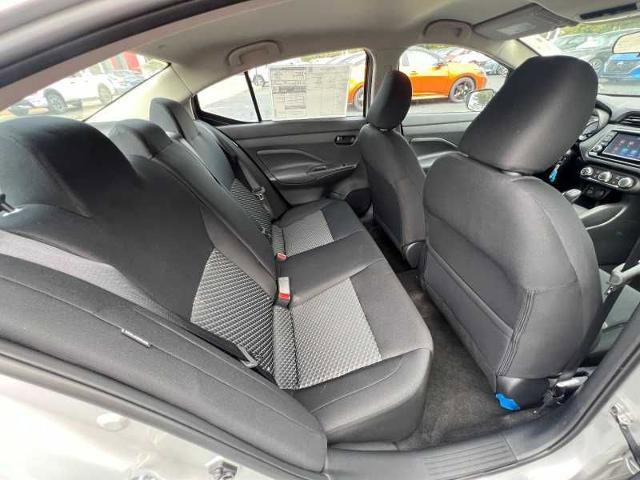 Vehicle image 15 of 19