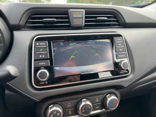 Vehicle image 18 of 19