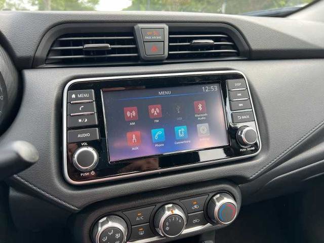 Vehicle image 17 of 19