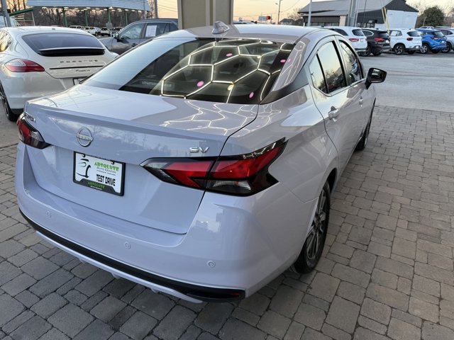 Vehicle image 21 of 85