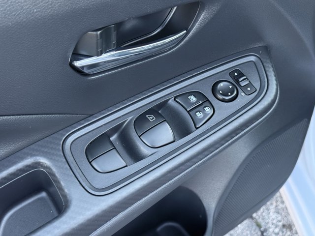 Vehicle image 73 of 85