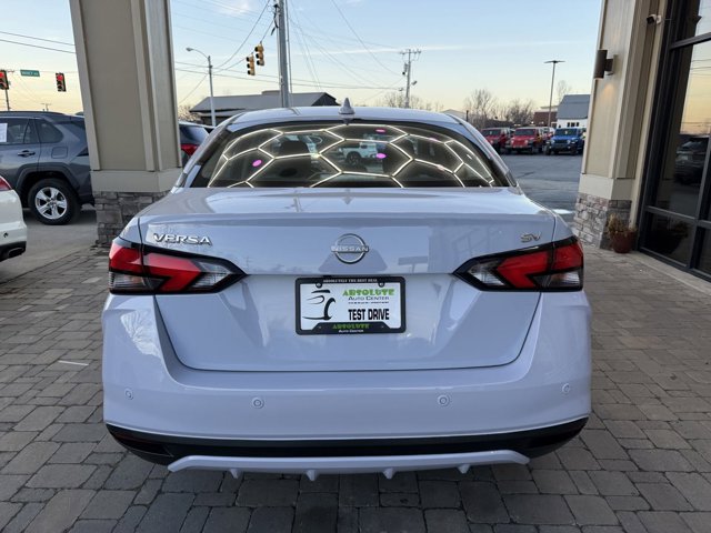 Vehicle image 23 of 85