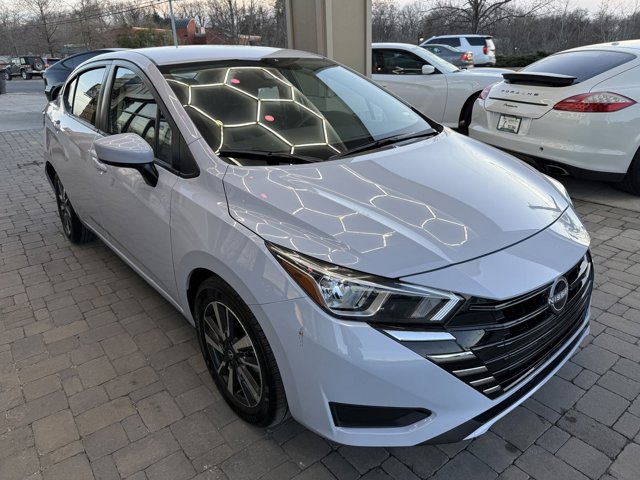 Vehicle image 13 of 85