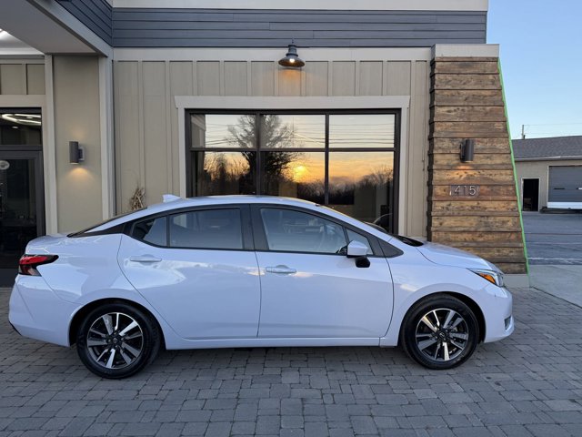 Vehicle image 17 of 85