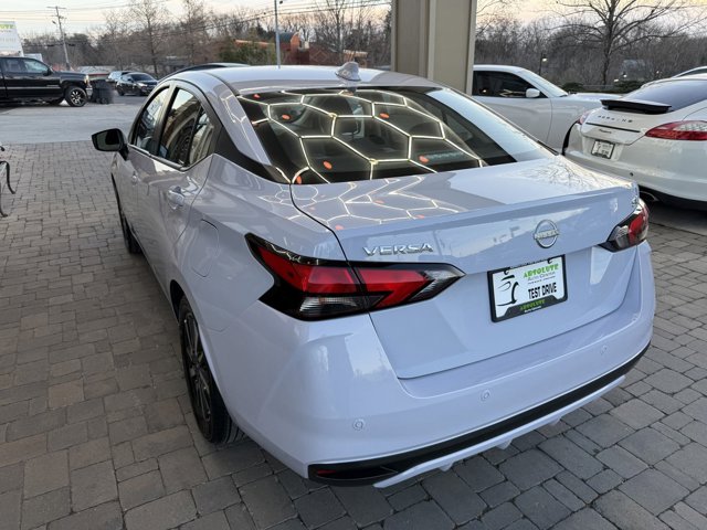Vehicle image 58 of 85
