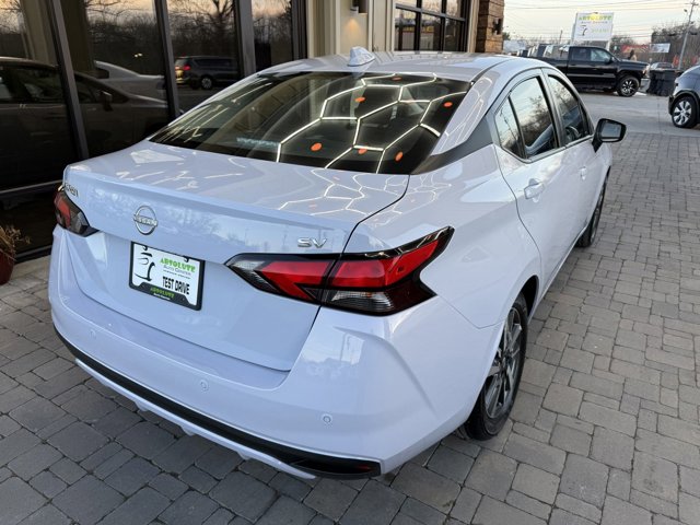 Vehicle image 22 of 85