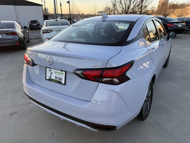 Vehicle image 33 of 85
