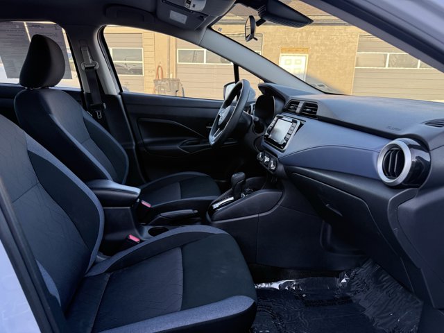 Vehicle image 72 of 85
