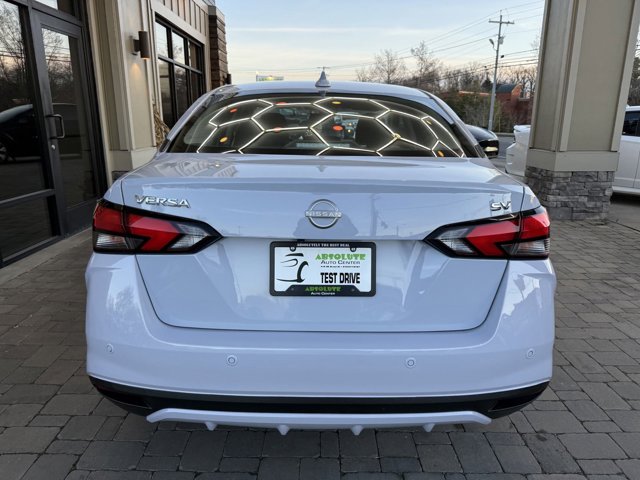 Vehicle image 26 of 85