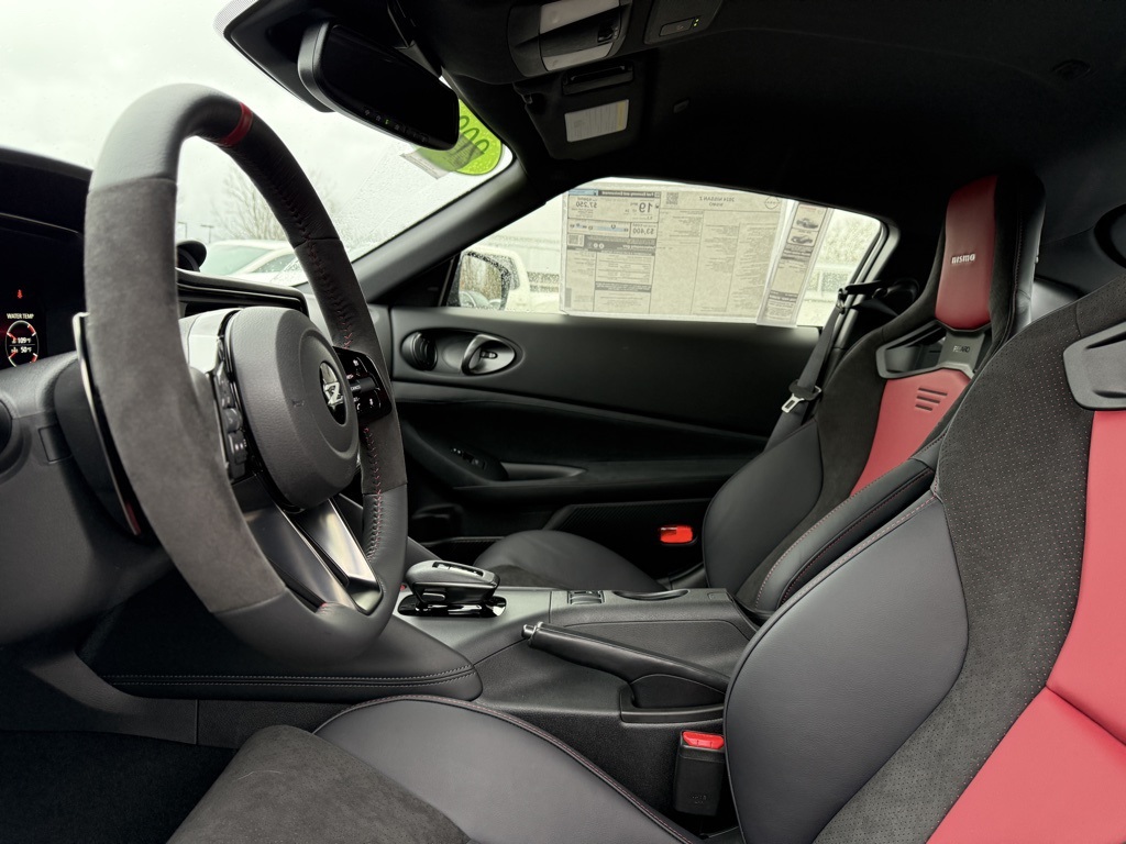 Vehicle image 18 of 33
