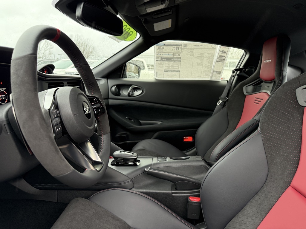 Vehicle image 19 of 33
